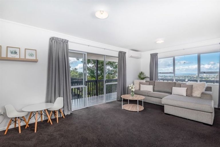 Photo of property in 127 Sunset Road, Totara Vale, Auckland, 0632
