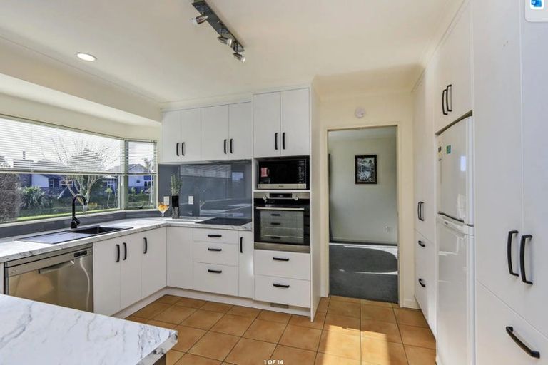 Photo of property in 13 Woodlands Drive, Havelock North, 4130