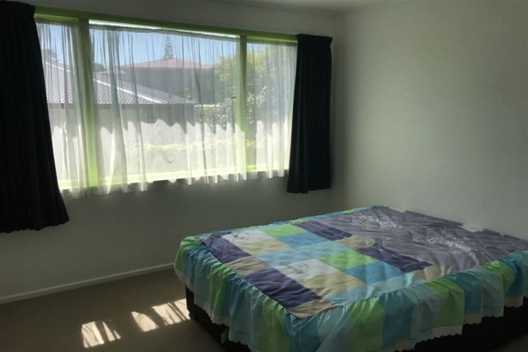 Photo of property in 33 Linwood Avenue, Forrest Hill, Auckland, 0620