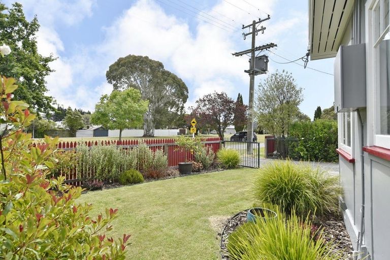 Photo of property in 17 Penfold Square, Leithfield, 7481