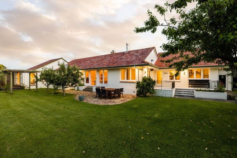 Photo of property in 142 Williams Street, Cambridge, 3434