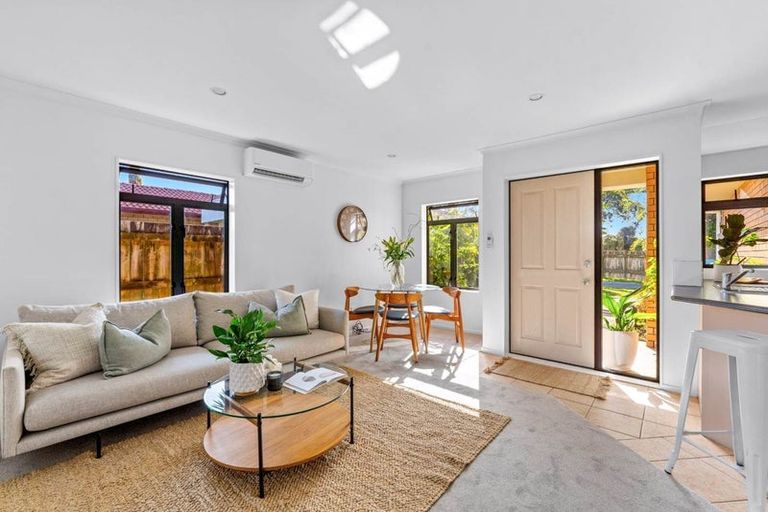 Photo of property in 25d Gray Avenue, Mangere East, Auckland, 2024