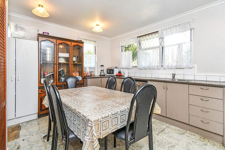 Photo of property in 17 Calthorp Close, Favona, Auckland, 2024