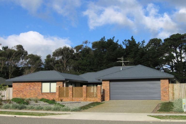 Photo of property in 128 Weggery Drive, Waikanae Beach, Waikanae, 5036