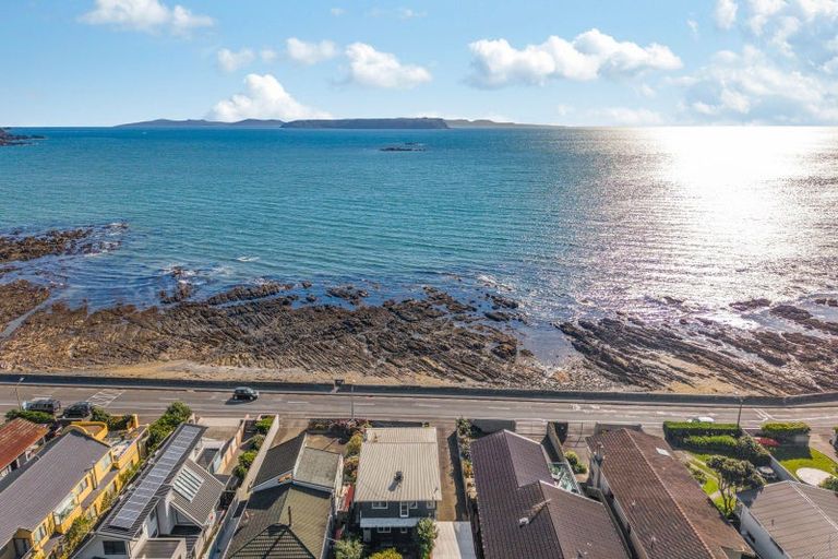 Photo of property in 20 Sunset Parade, Plimmerton, Porirua, 5026
