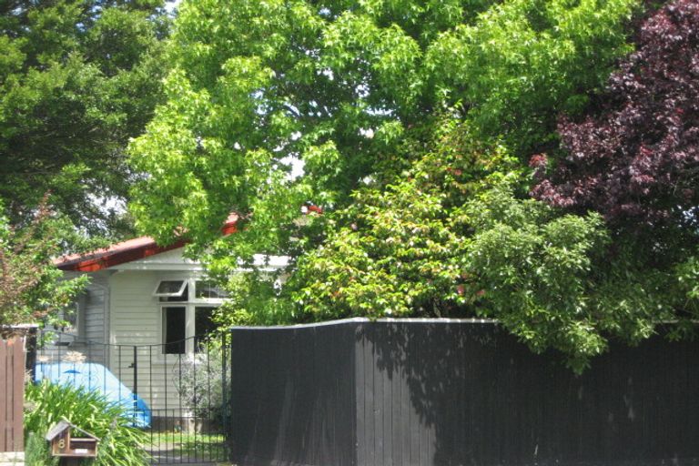 Photo of property in 8 Cardiff Avenue, Somerfield, Christchurch, 8024