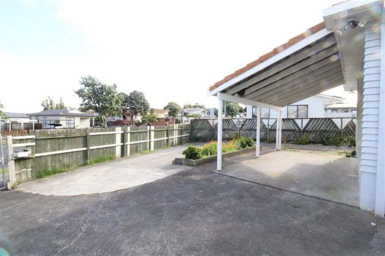 Photo of property in 81 Palmers Road, Clendon Park, Auckland, 2103