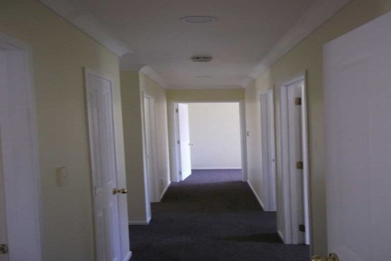 Photo of property in 1 Resolution Place, Marfell, New Plymouth, 4310