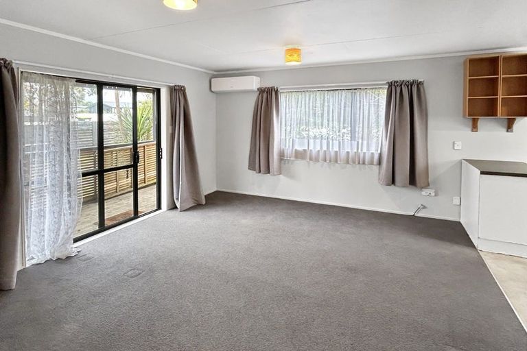 Photo of property in 73 Martin Road, Paraparaumu Beach, Paraparaumu, 5032
