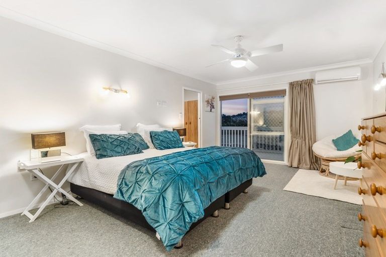 Photo of property in 220 Centreway Road, Orewa, 0931