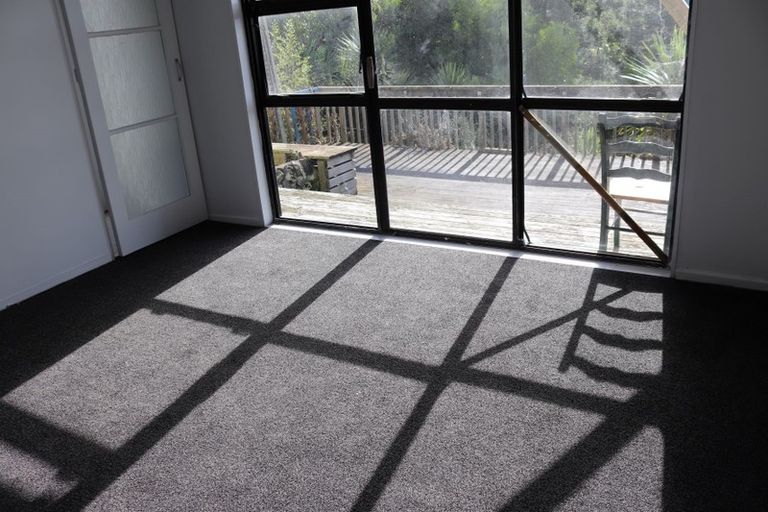 Photo of property in 579 East Coast Road, Browns Bay, Auckland, 0630