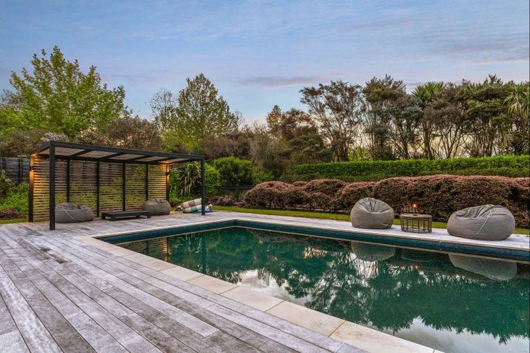 Photo of property in 2 Tamahunga Drive, Matakana, Warkworth, 0985