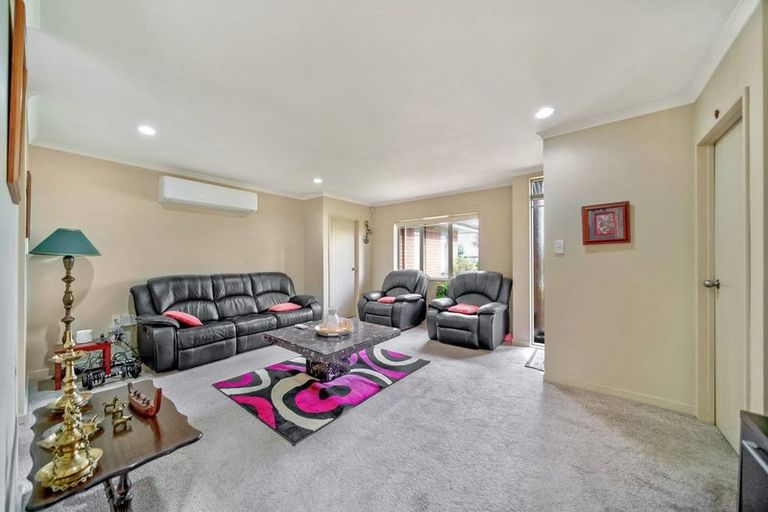 Photo of property in 14 Brunswick Rise, Mangere, Auckland, 2022