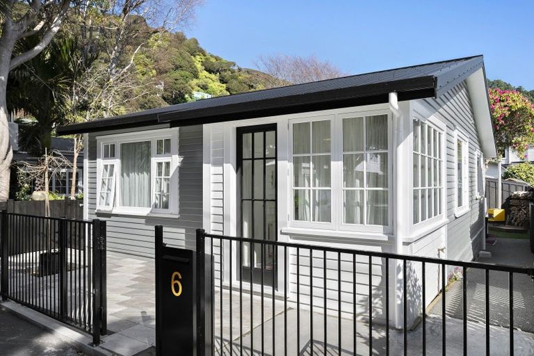 Photo of property in 6 Kowhai Street, Eastbourne, Lower Hutt, 5013