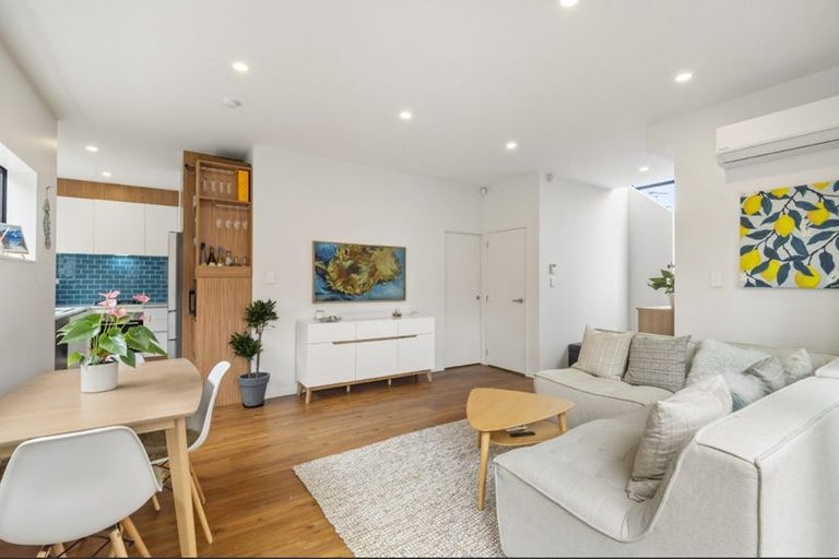 Photo of property in 132a Stapleford Crescent, Browns Bay, Auckland, 0630