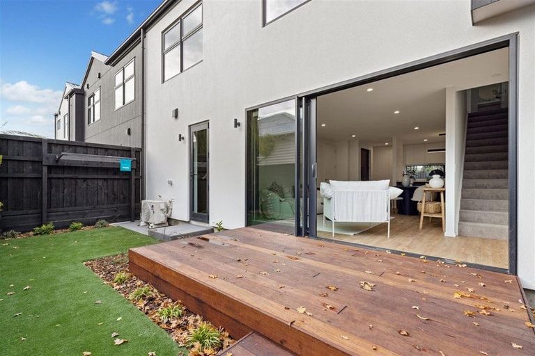 Photo of property in 2/12 Tabart Street, Woolston, Christchurch, 8023
