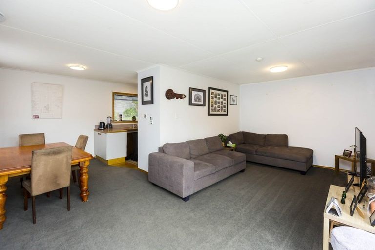 Photo of property in 28 Vista Crescent, Maoribank, Upper Hutt, 5018