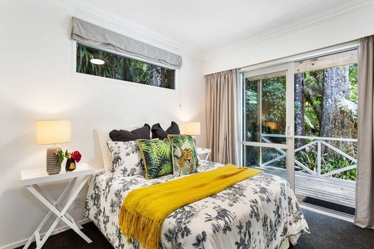 Photo of property in 3 Opanuku Road, Henderson Valley, Auckland, 0612