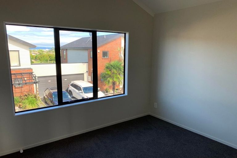 Photo of property in 16 Secoia Crescent, Mangere, Auckland, 2022