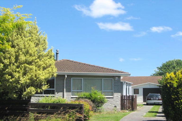 Photo of property in 4 Malabar Crescent, Broomfield, Christchurch, 8042