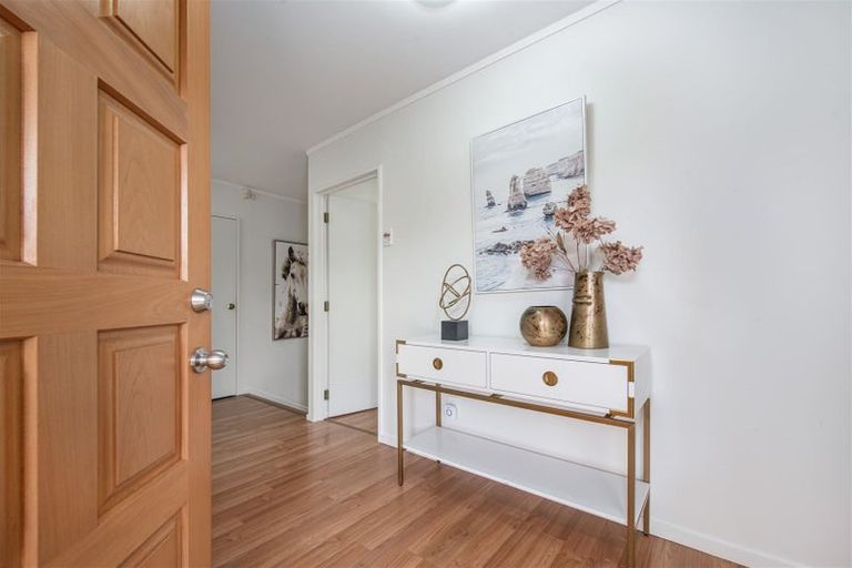 Photo of property in 64 Birdwood Road, Swanson, Auckland, 0612