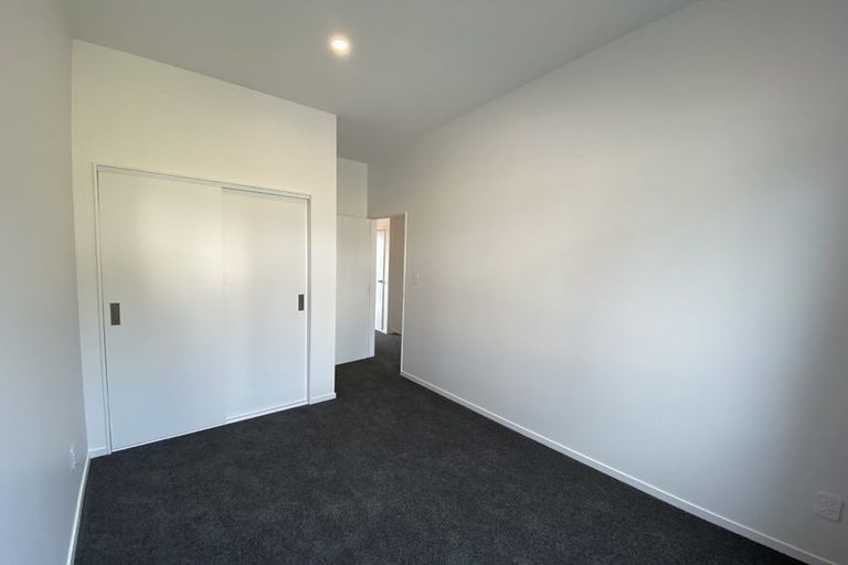 Photo of property in 4/62 Spenmoor Street, Newlands, Wellington, 6037