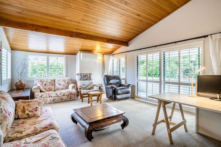 Photo of property in 2/9 Tipau Street, Torbay, Auckland, 0630