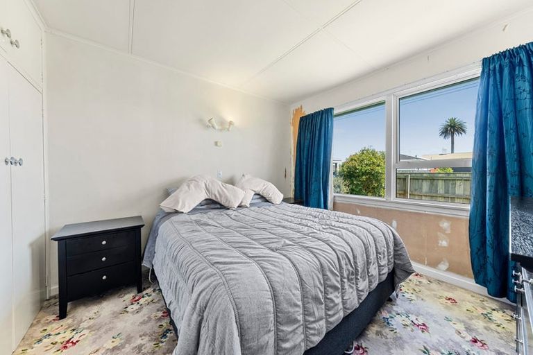 Photo of property in 13 Parris Street, Waitara, 4320