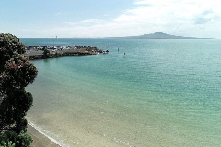 Photo of property in The Sands Apartments, 10/47 The Strand, Takapuna, Auckland, 0622