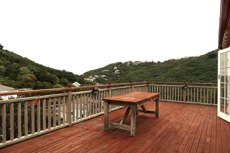Photo of property in 58 Hungerford Road, Houghton Bay, Wellington, 6023