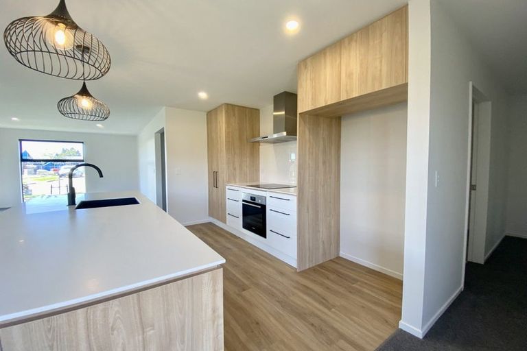 Photo of property in 28 Dallimore Drive, Belfast, Christchurch, 8051