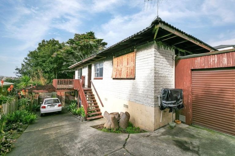 Photo of property in 2/21a Ludlow Terrace, Totara Vale, Auckland, 0627