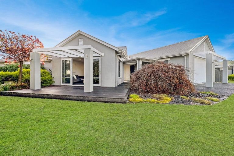 Photo of property in 26 Montgomery Crescent, Kinloch, Taupo, 3377