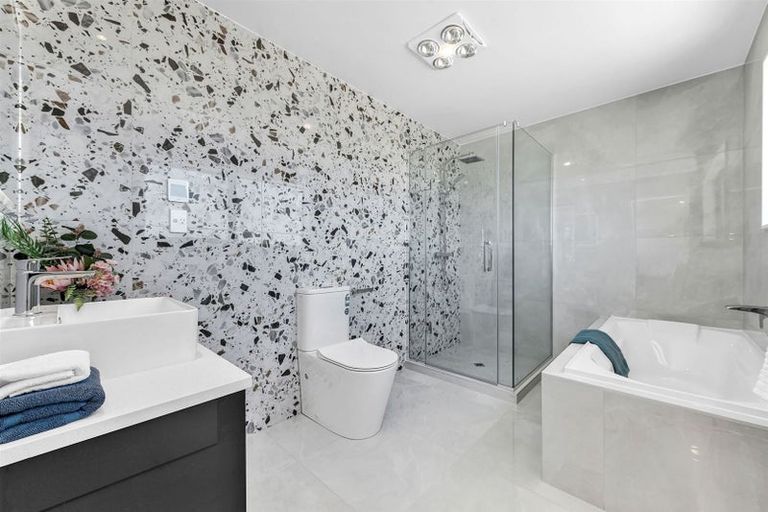 Photo of property in 54 Hikuawa Road, Flat Bush, Auckland, 2019