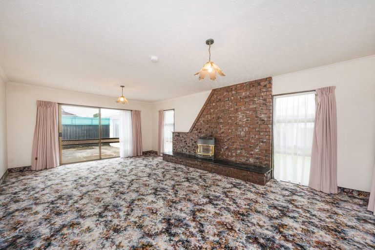 Photo of property in 2 Hillcrest Drive, Kelvin Grove, Palmerston North, 4414