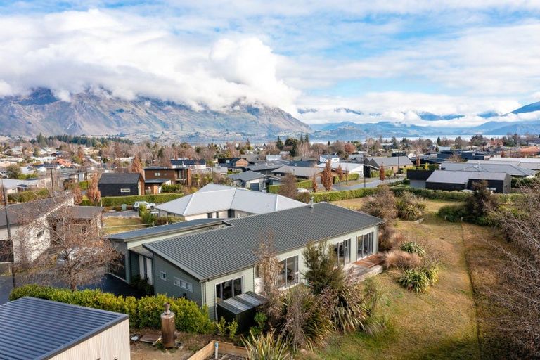 Photo of property in 6 Takahe Lane, Wanaka, 9305