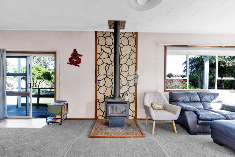 Photo of property in 22 Whakapaki Street, Urenui, 4375