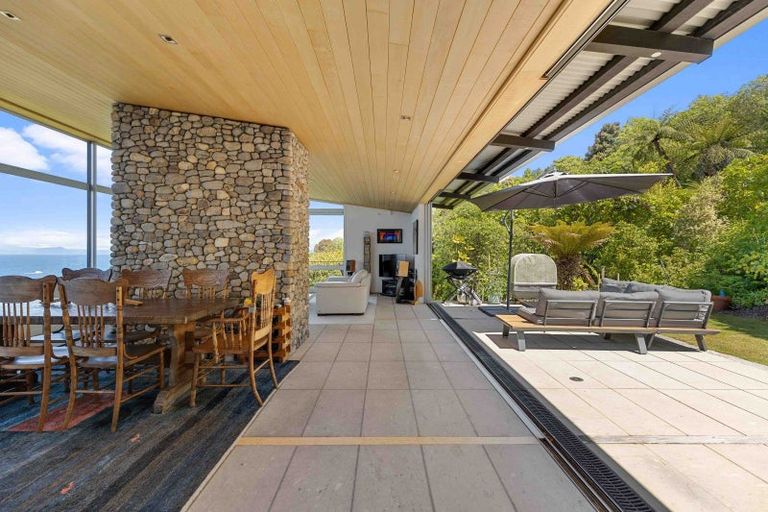 Photo of property in 43 Whakamoenga Point, Acacia Bay, Taupo, 3385