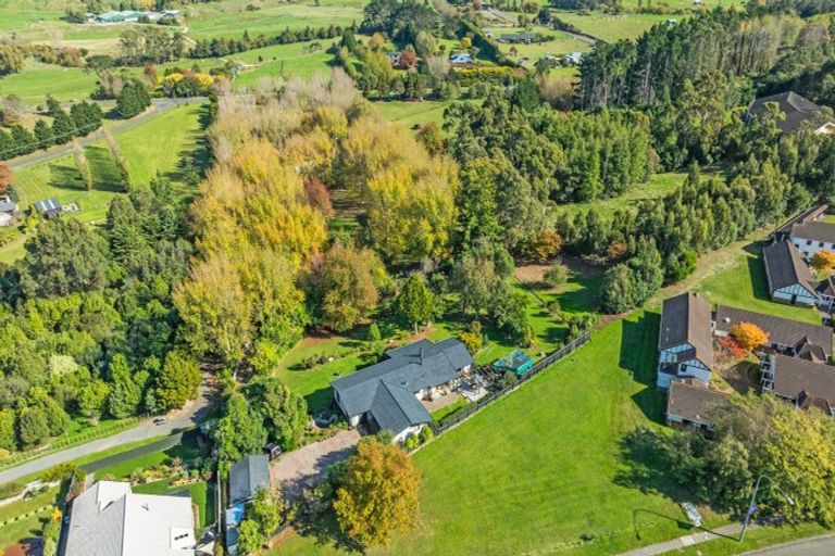 Photo of property in 61 Turitea Road, Fitzherbert, Palmerston North, 4472