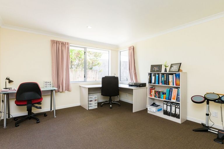 Photo of property in 651a Featherston Street, Roslyn, Palmerston North, 4414