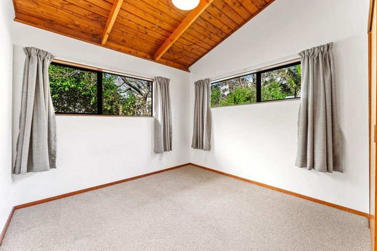 Photo of property in 16 Dobell Road, Stanmore Bay, Whangaparaoa, 0932