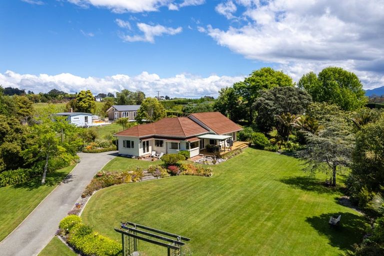 Photo of property in 18 Cliff Road, Tasman, Upper Moutere, 7173