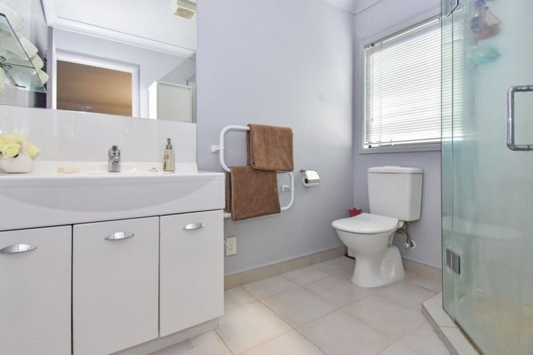 Photo of property in 12 Beirut Court, The Gardens, Auckland, 2105