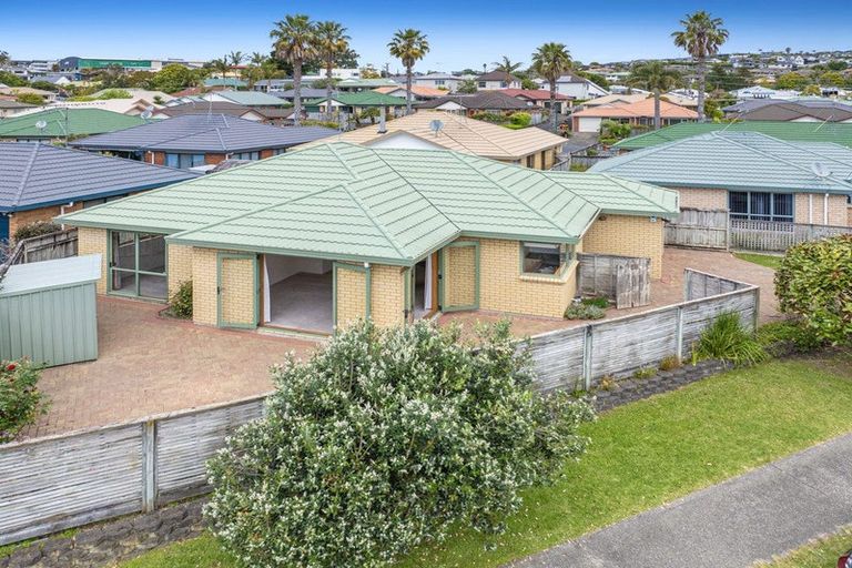 Photo of property in 12 Red Hibiscus Road, Stanmore Bay, Whangaparaoa, 0932