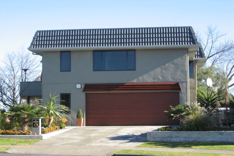 Photo of property in 6 Waikonini Place, Havelock North, 4130