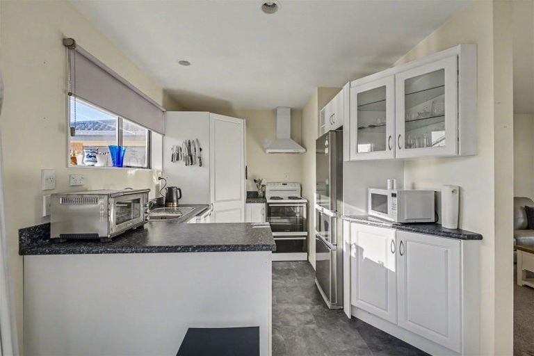 Photo of property in 1 Rochfort Place, Westport, 7825