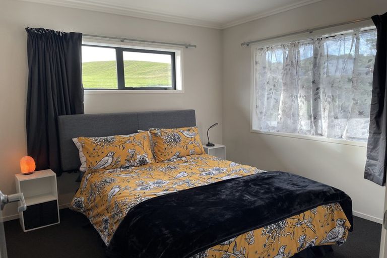 Photo of property in 326 Paraite Road, Paraite, New Plymouth, 4373