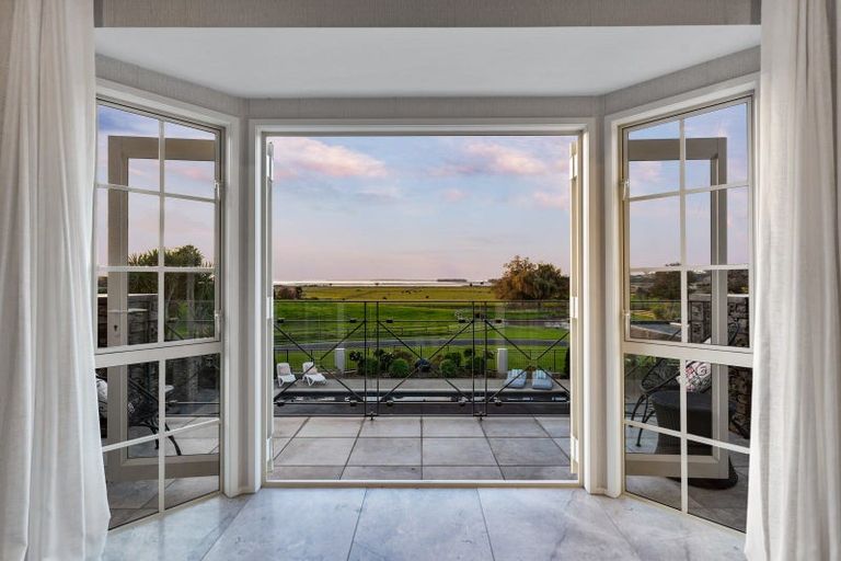 Photo of property in 38 Porterfield Road, Whitford, Howick, 2571