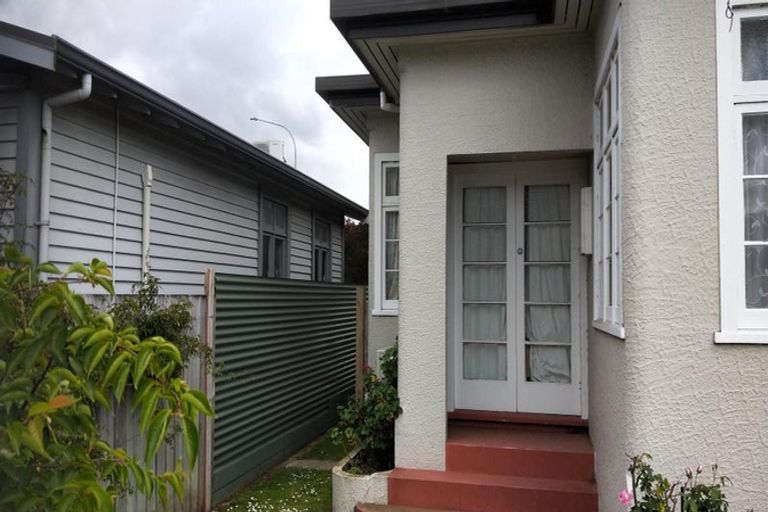 Photo of property in 495 Featherston Street, Roslyn, Palmerston North, 4414