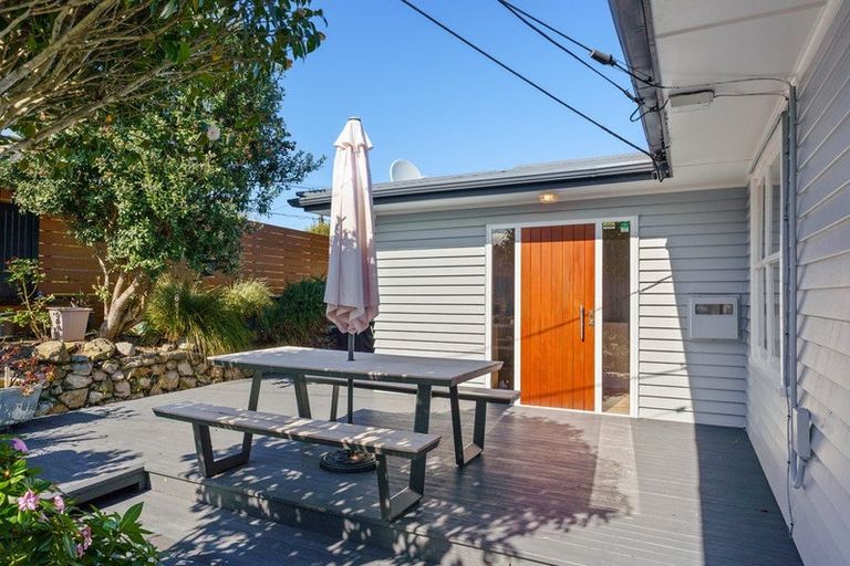 Photo of property in 23 Aorangi Road, Paraparaumu, 5032